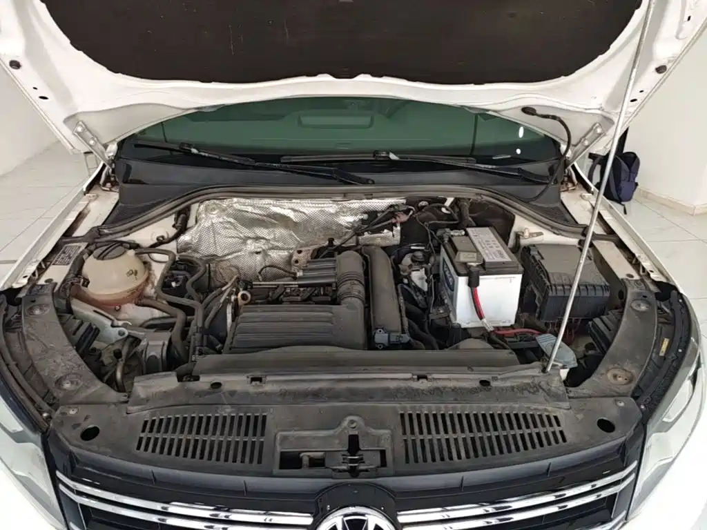 Volkswagen Tiguan — фото 20