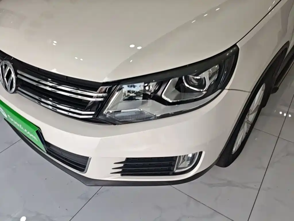 Volkswagen Tiguan — фото 24