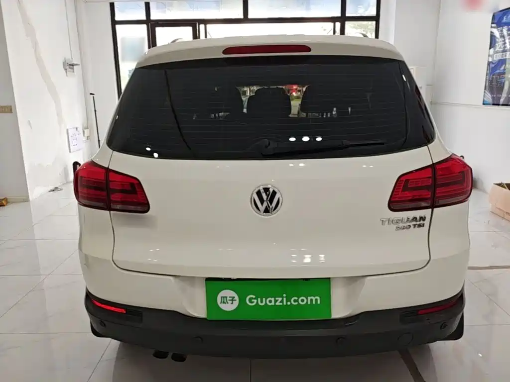 Volkswagen Tiguan — фото 6