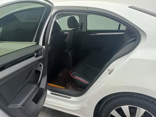 Volkswagen Sagitar — фото 9