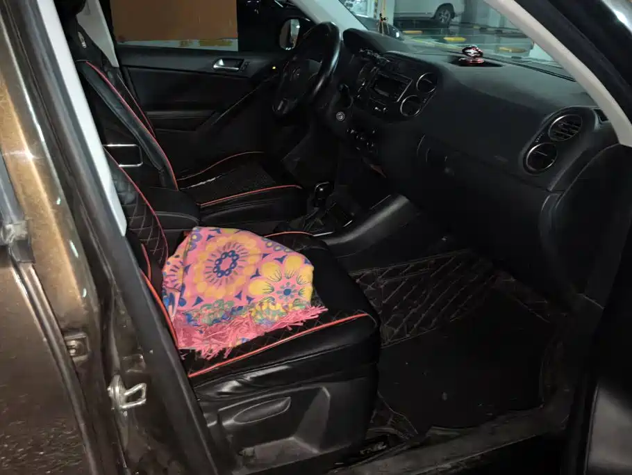 Volkswagen Tiguan — фото 8