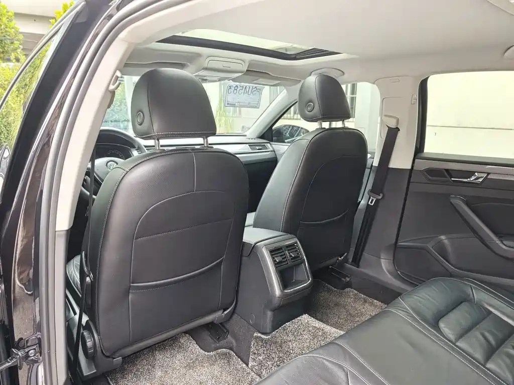 Volkswagen Passat — фото 21