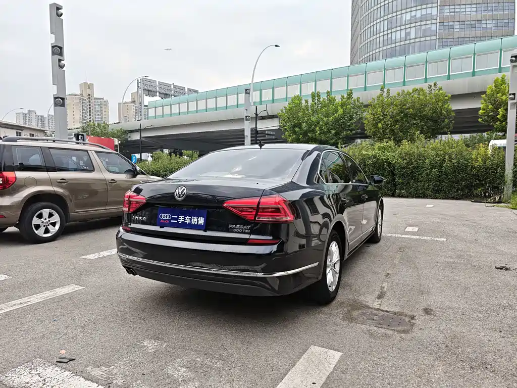 Volkswagen Passat — фото 4