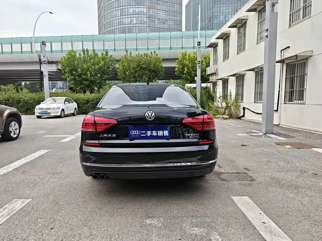 Volkswagen Passat — фото 5