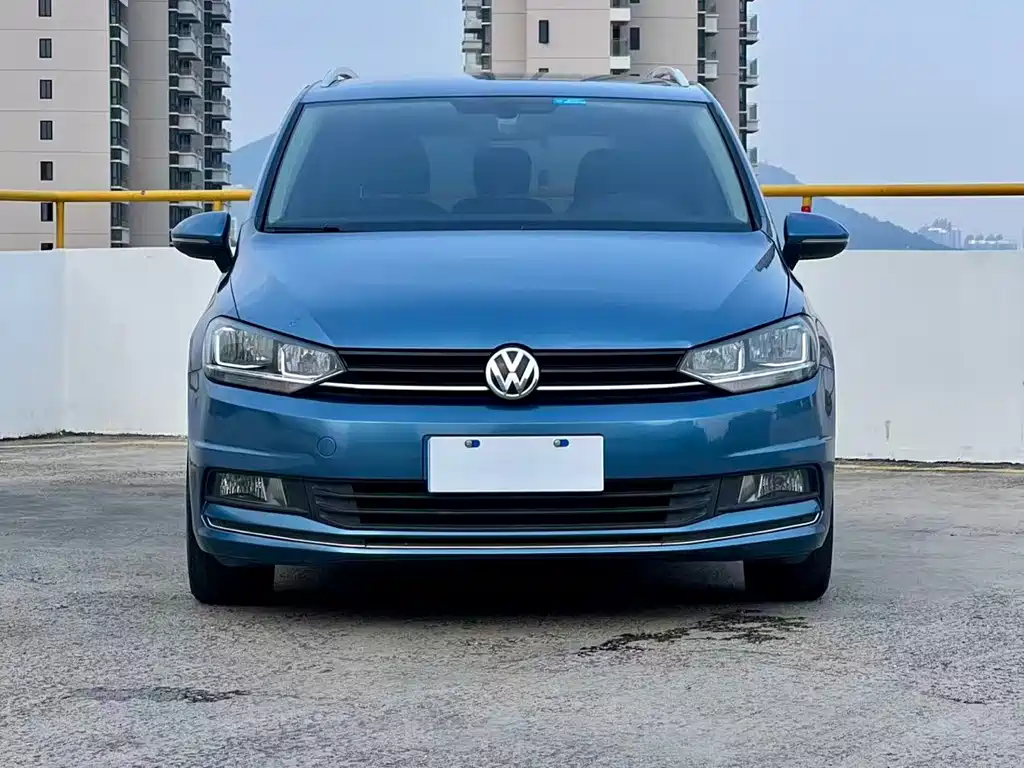 Volkswagen Touran — фото 2