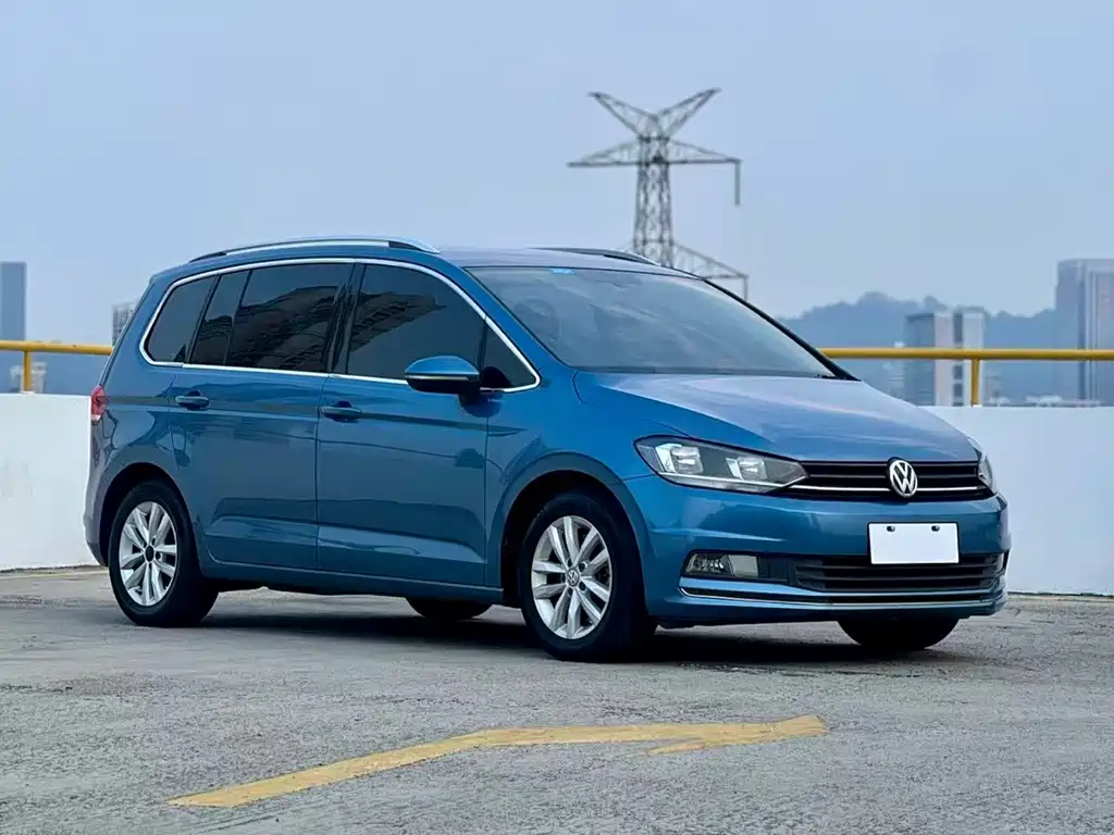 Volkswagen Touran — фото 3