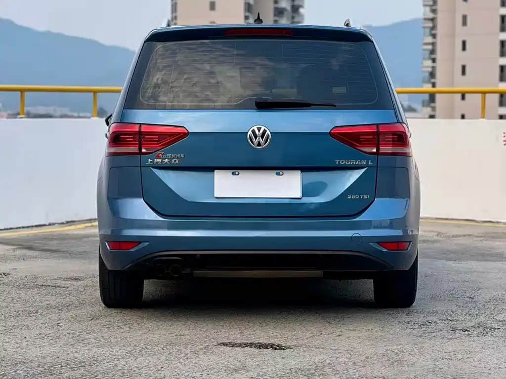 Volkswagen Touran — фото 5