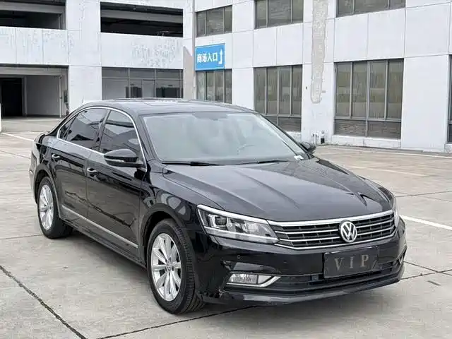 Volkswagen Passat — фото 3