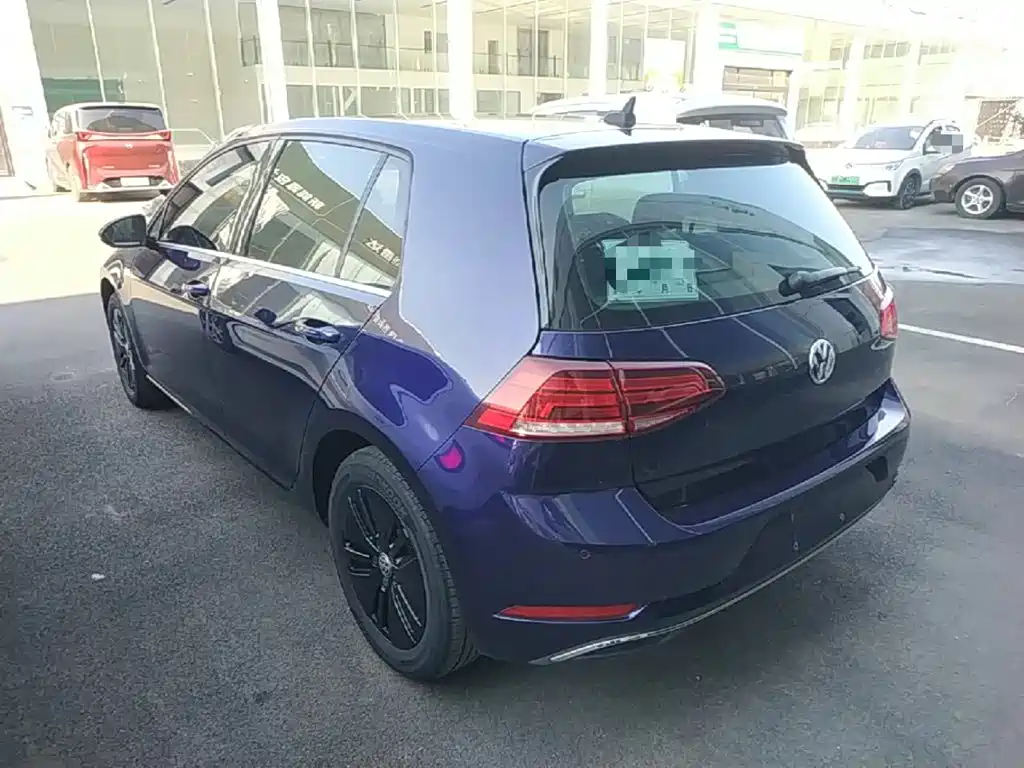 Volkswagen Golf EV — фото 5