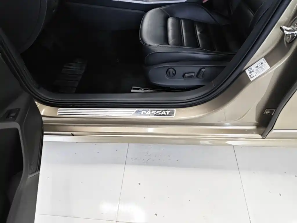 Volkswagen Passat — фото 22