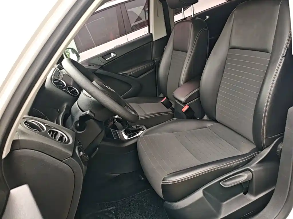 Volkswagen Tiguan — фото 15