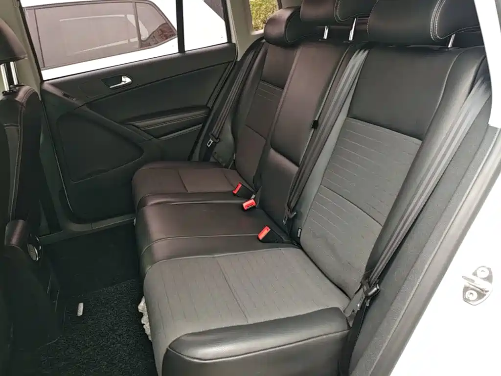 Volkswagen Tiguan — фото 17
