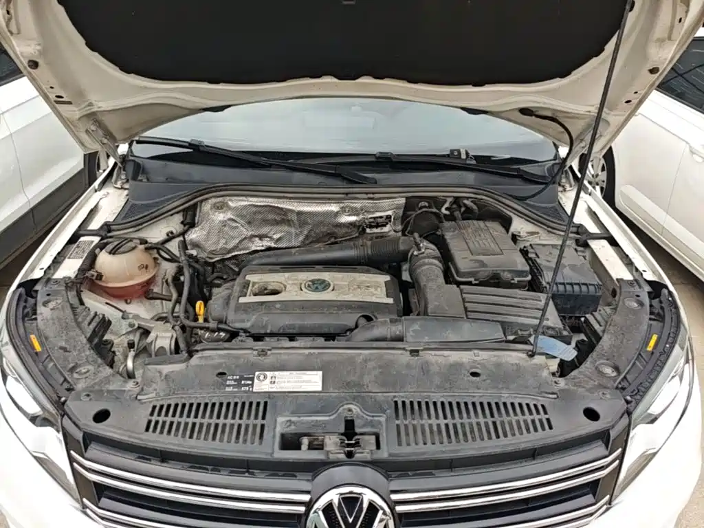 Volkswagen Tiguan — фото 20