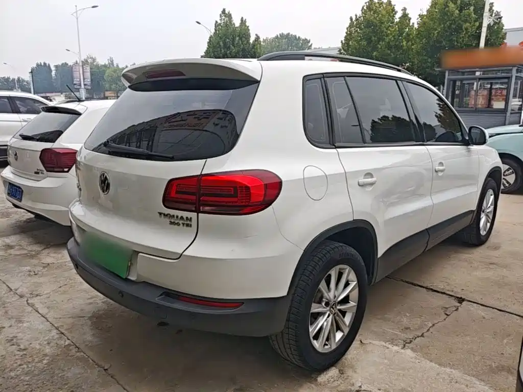 Volkswagen Tiguan — фото 7
