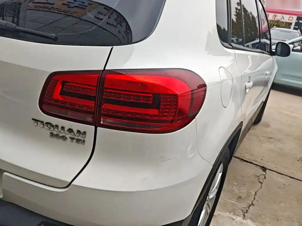 Volkswagen Tiguan — фото 8