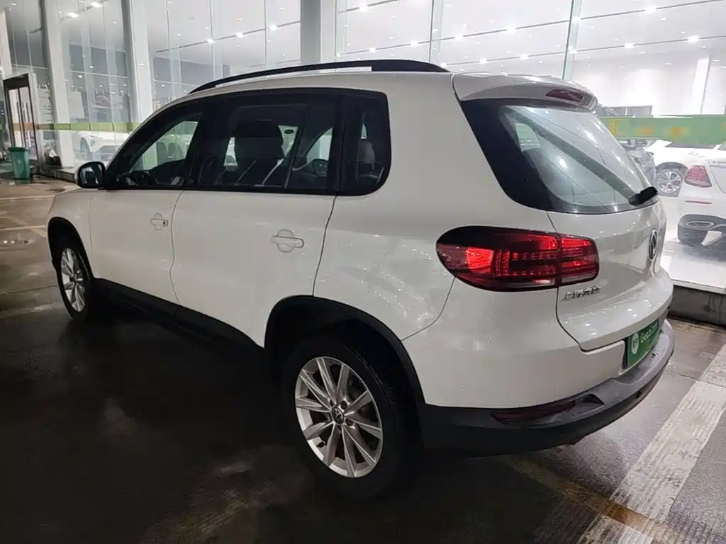 Volkswagen Tiguan — фото 5