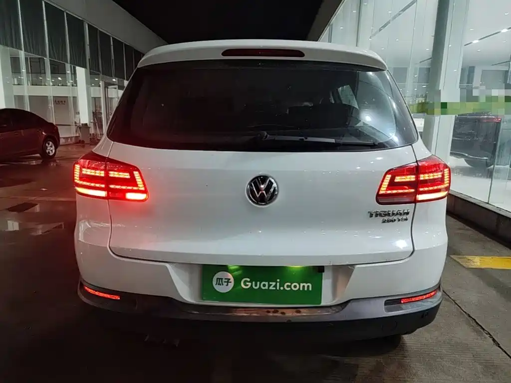 Volkswagen Tiguan — фото 6