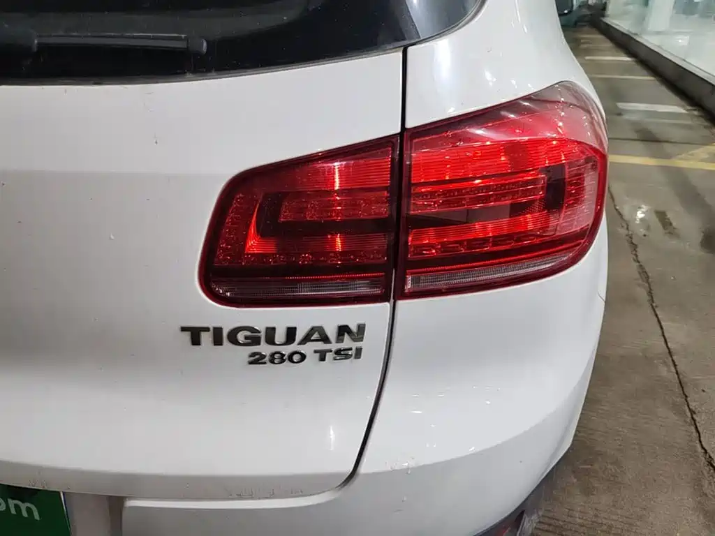 Volkswagen Tiguan — фото 8