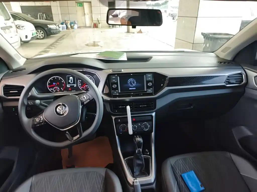 Volkswagen T-Cross — фото 10