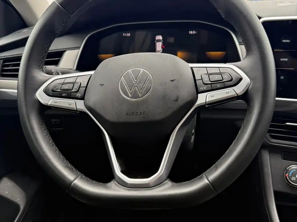 Volkswagen Bora — фото 6