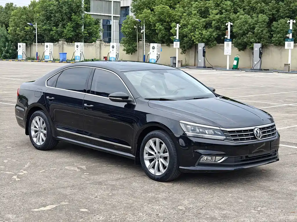 Volkswagen Passat — фото 3