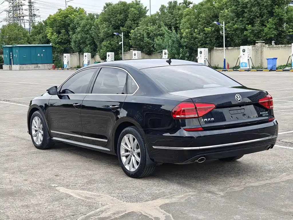 Volkswagen Passat — фото 4