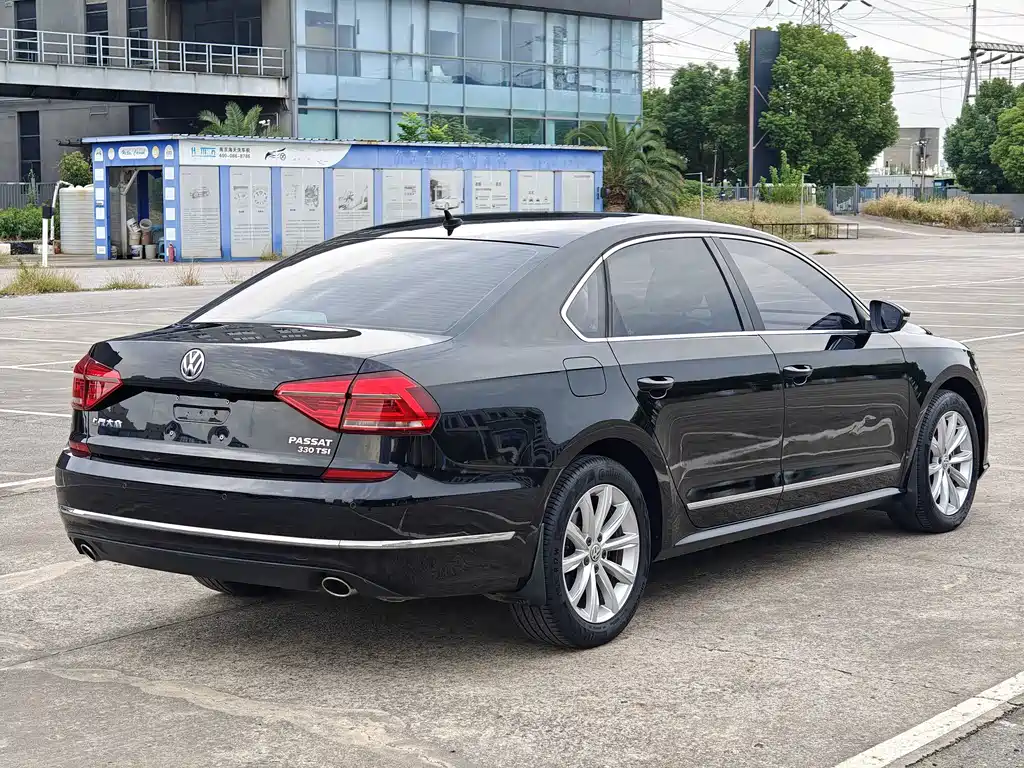 Volkswagen Passat — фото 5