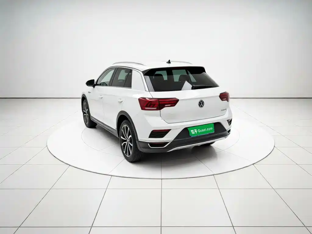 Volkswagen T-Roc — фото 4