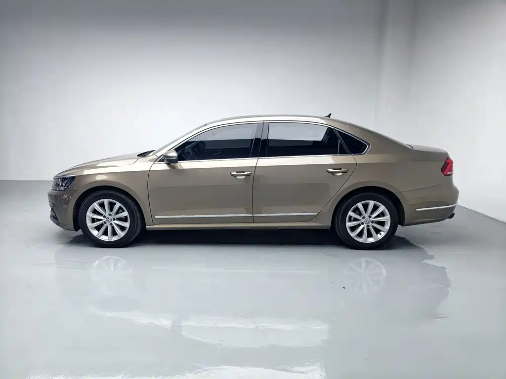 Volkswagen Passat — фото 4