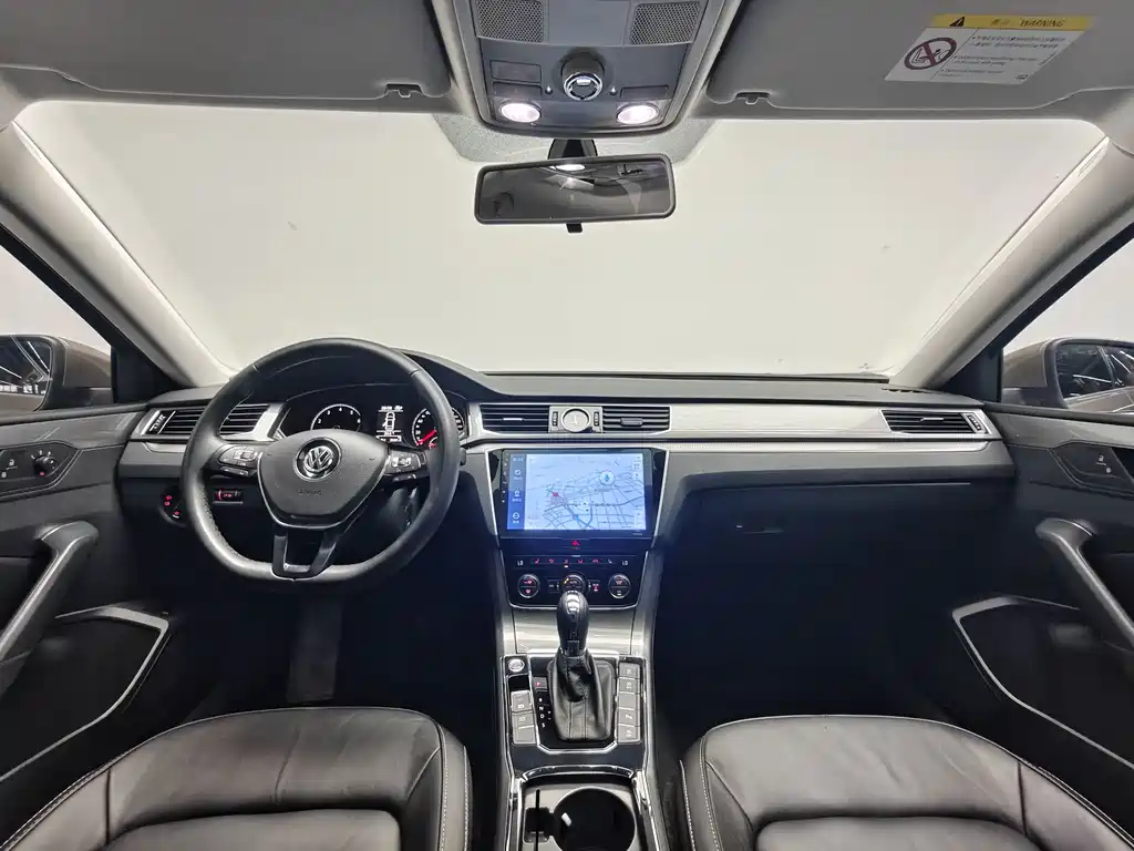 Volkswagen Passat — фото 10