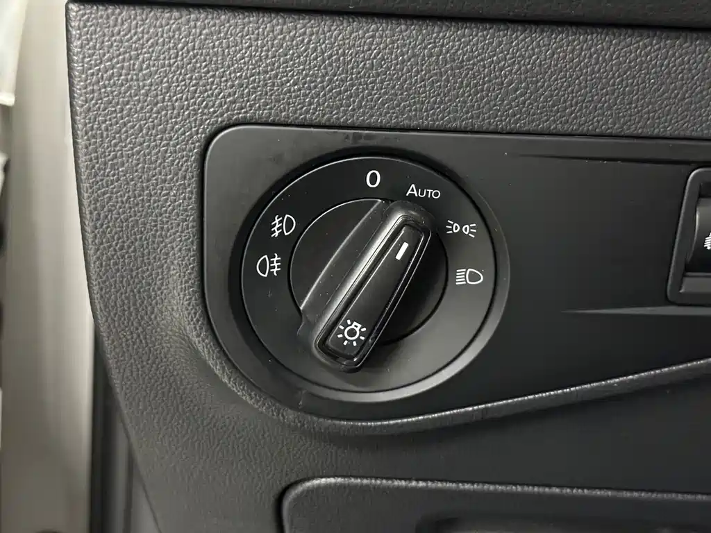 Volkswagen Tiguan L — фото 26