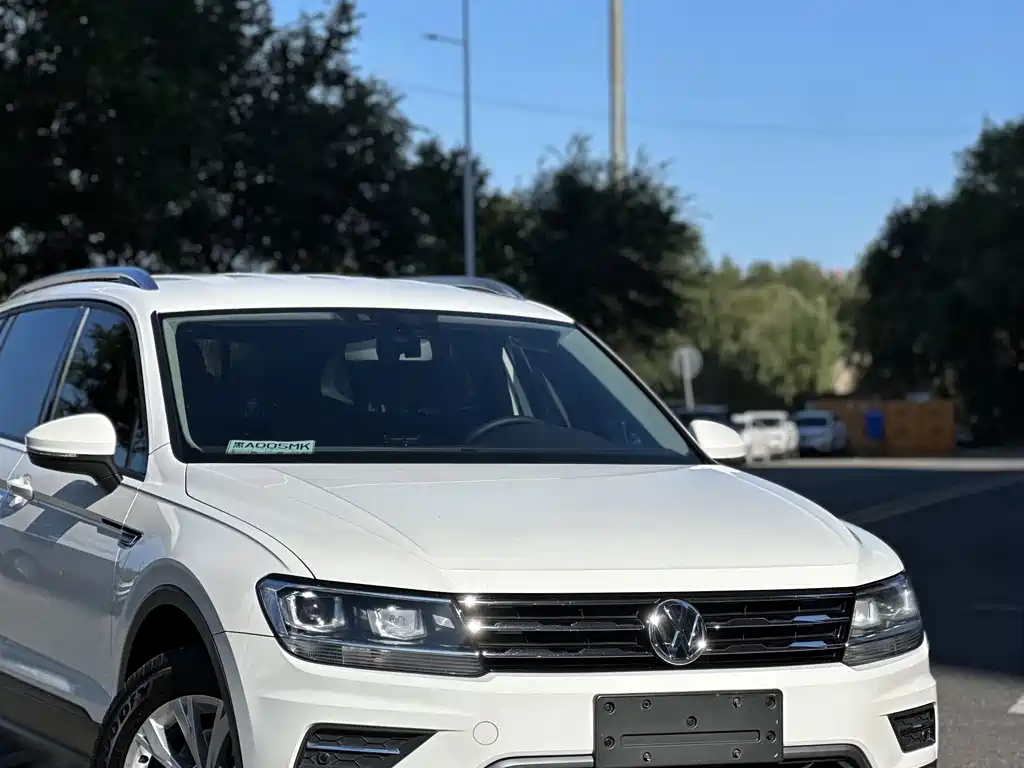 Volkswagen Tiguan L — фото 4
