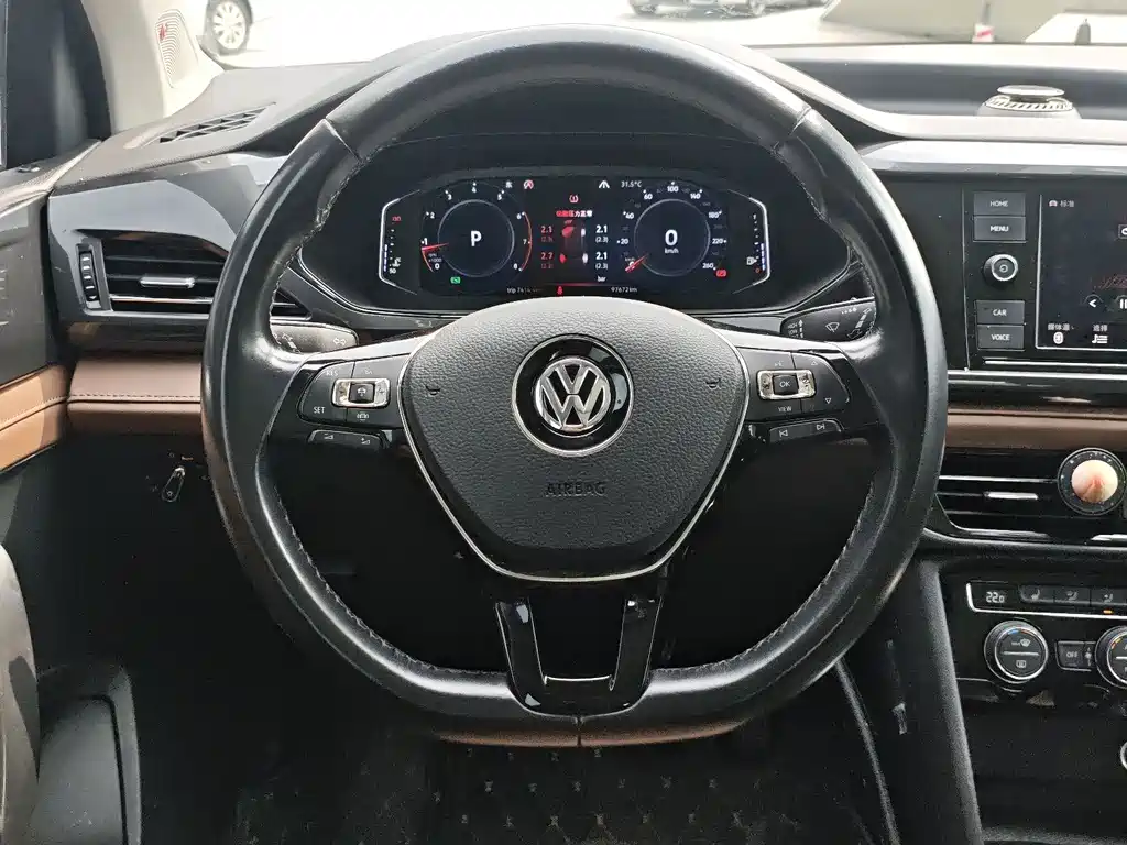 Volkswagen Tharu — фото 8