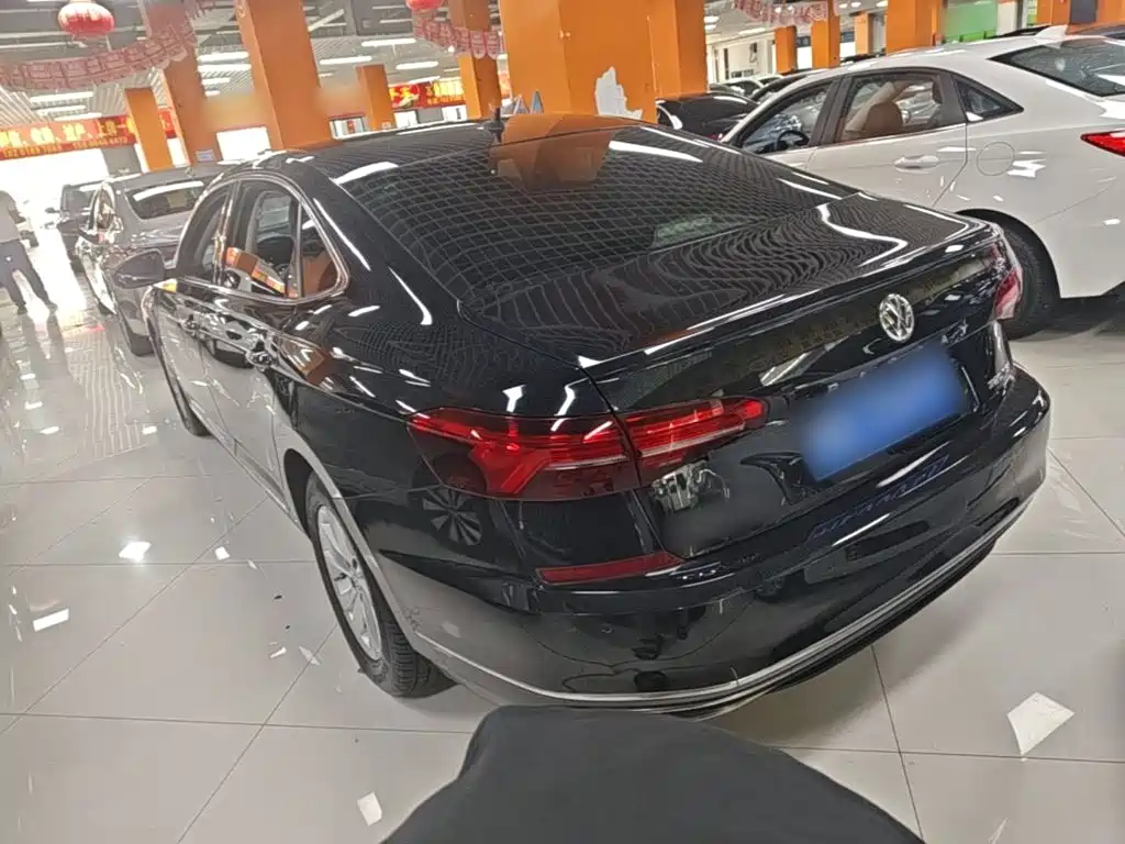 Volkswagen Passat — фото 5