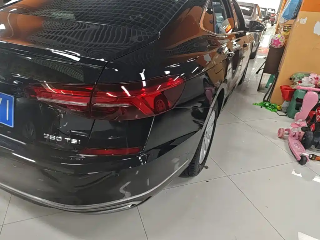 Volkswagen Passat — фото 8