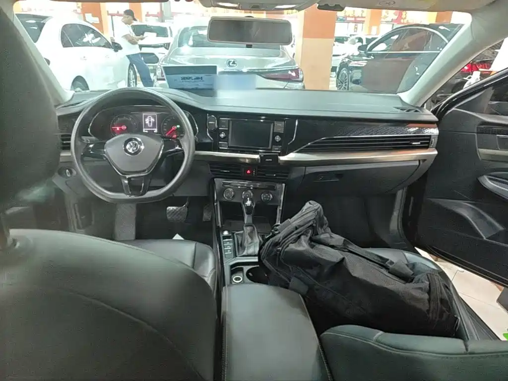 Volkswagen Passat — фото 10