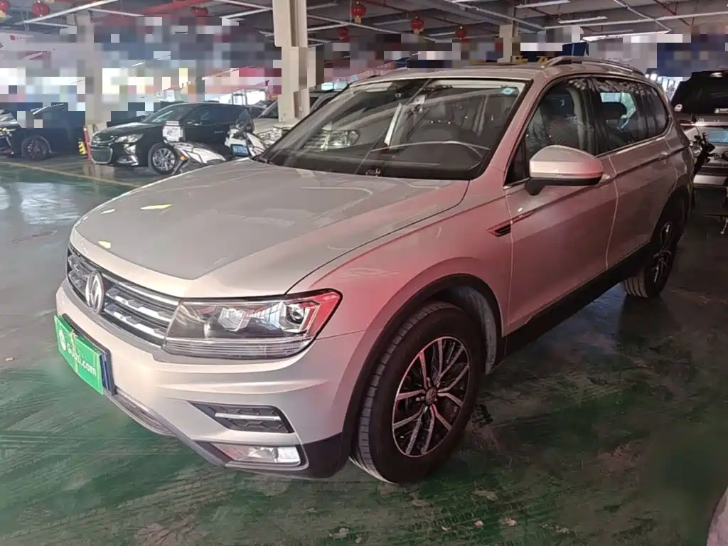 Volkswagen Tiguan L — фото 2