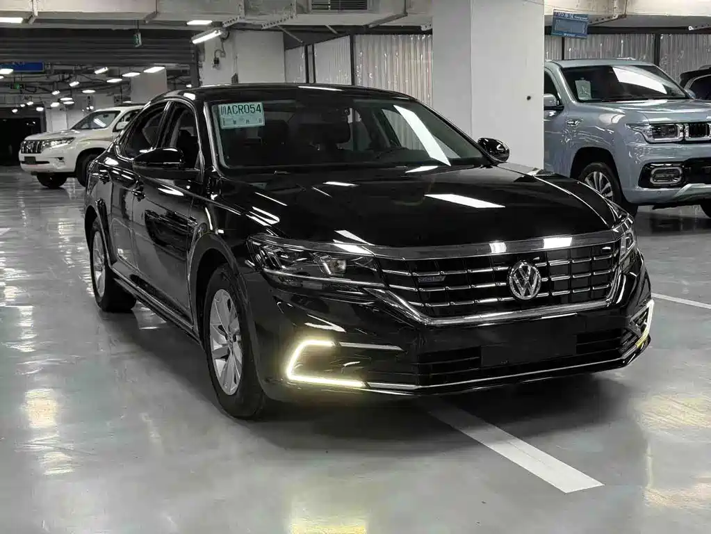 Volkswagen Passat PHEV — фото 3