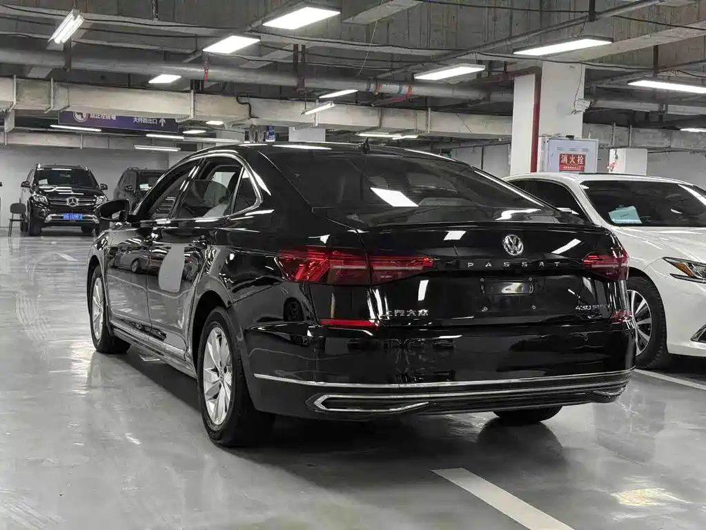 Volkswagen Passat PHEV — фото 6