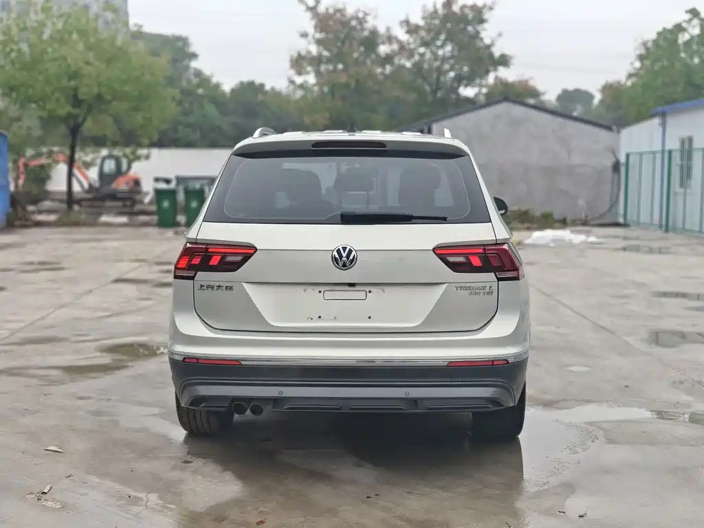 Volkswagen Tiguan L — фото 4
