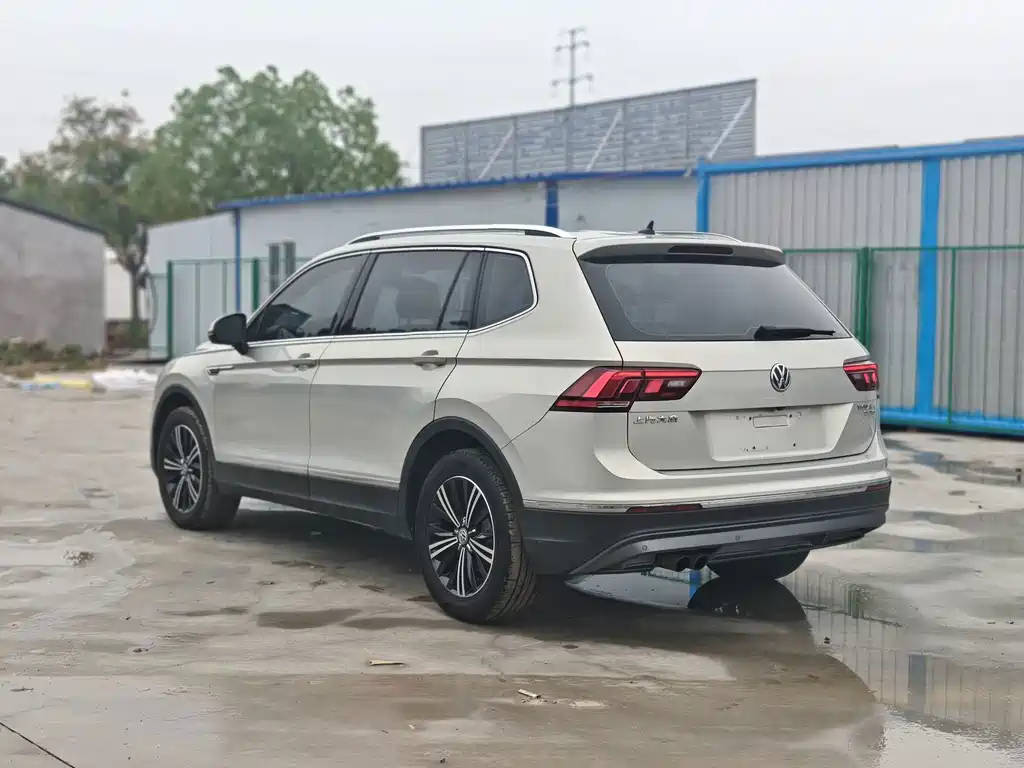 Volkswagen Tiguan L — фото 5