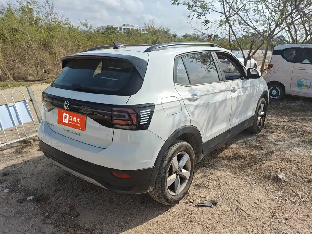 Volkswagen T-Cross — фото 10