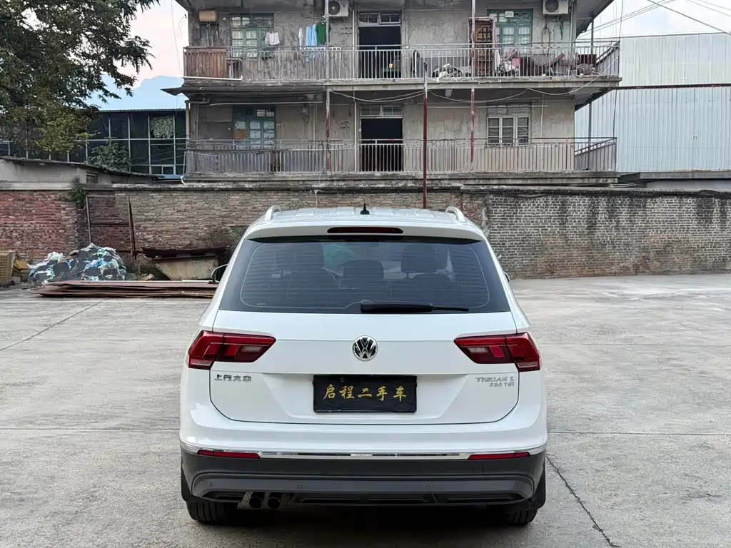 Volkswagen Tiguan L — фото 7