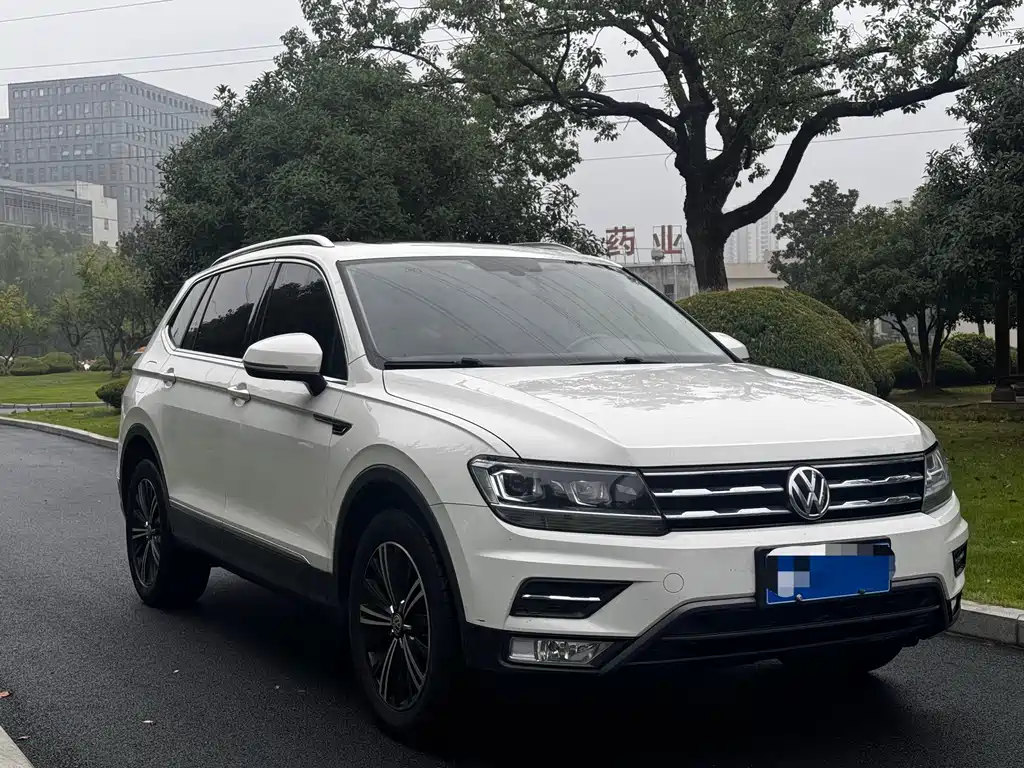 Volkswagen Tiguan L — фото 3