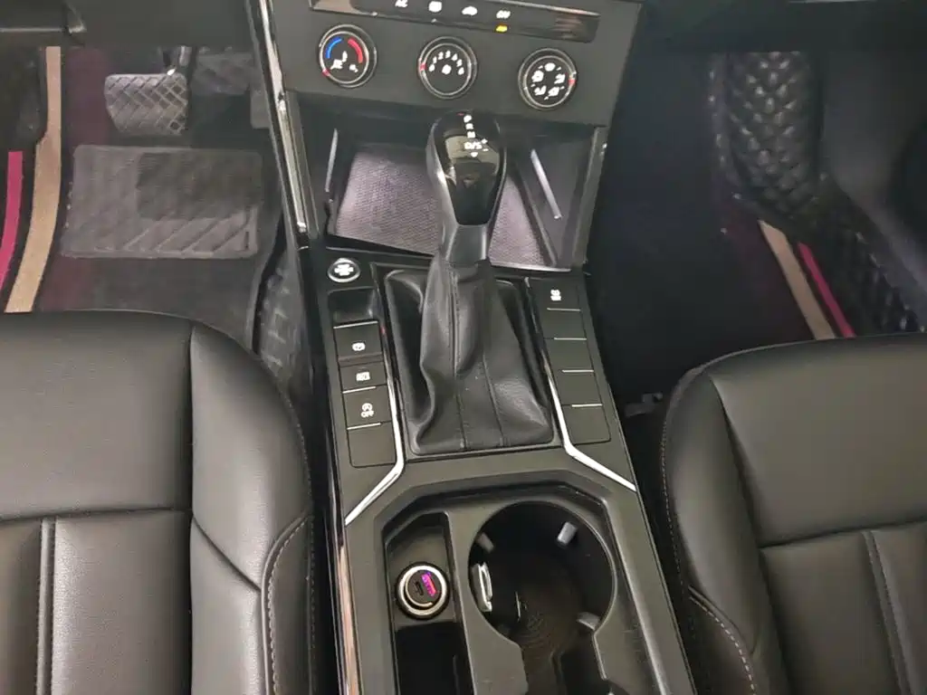 Volkswagen Passat — фото 14
