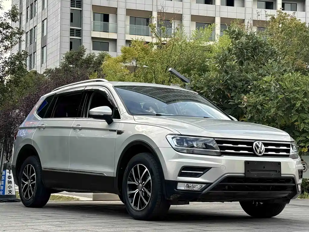 Volkswagen Tiguan L — фото 3