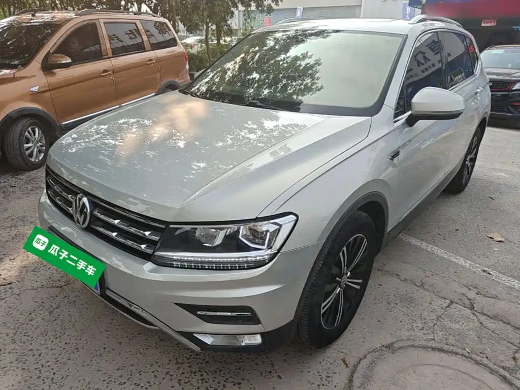 Volkswagen Tiguan L — фото 2