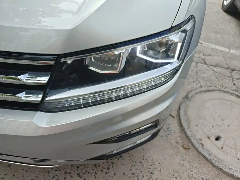 Volkswagen Tiguan L — фото 24