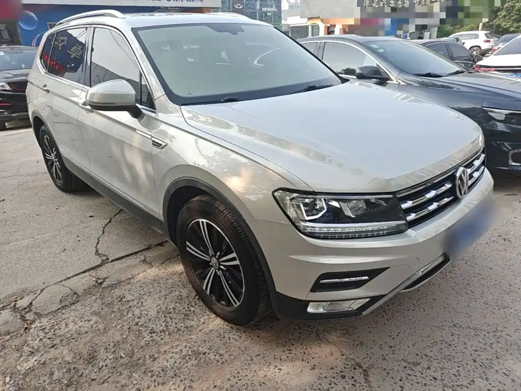 Volkswagen Tiguan L — фото 4