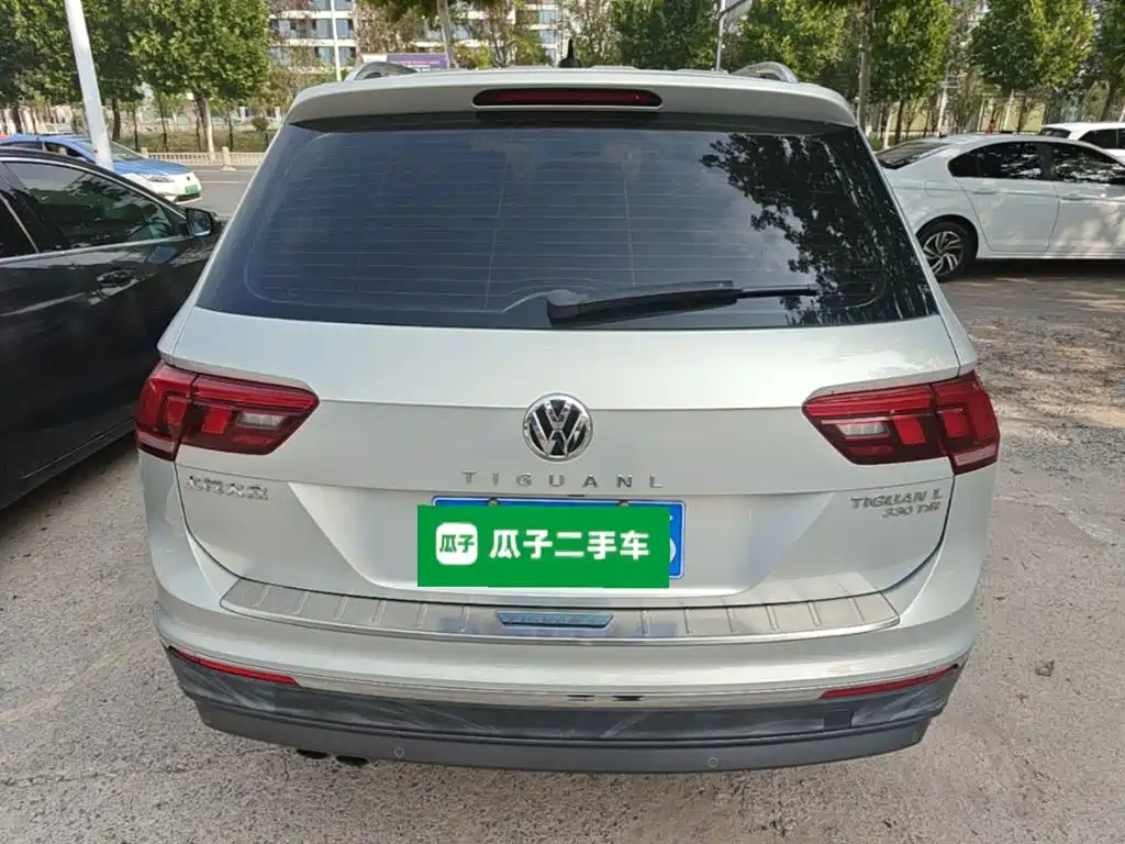 Volkswagen Tiguan L — фото 6